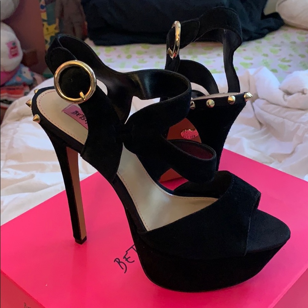 Betsey Johnson Suede Endall Platforms 8.5